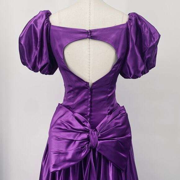 Vintage 80s Satin Gown Puff Sleeve Fit & Flare Bow Back Sweetheart Purple 4 - Picture 8 of 9